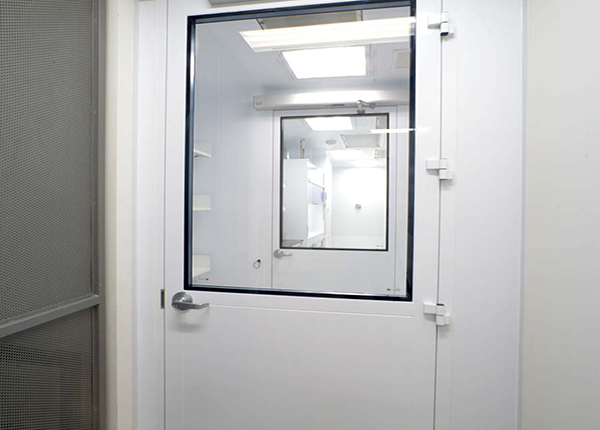 USP 797 compliant pharmacy rooms